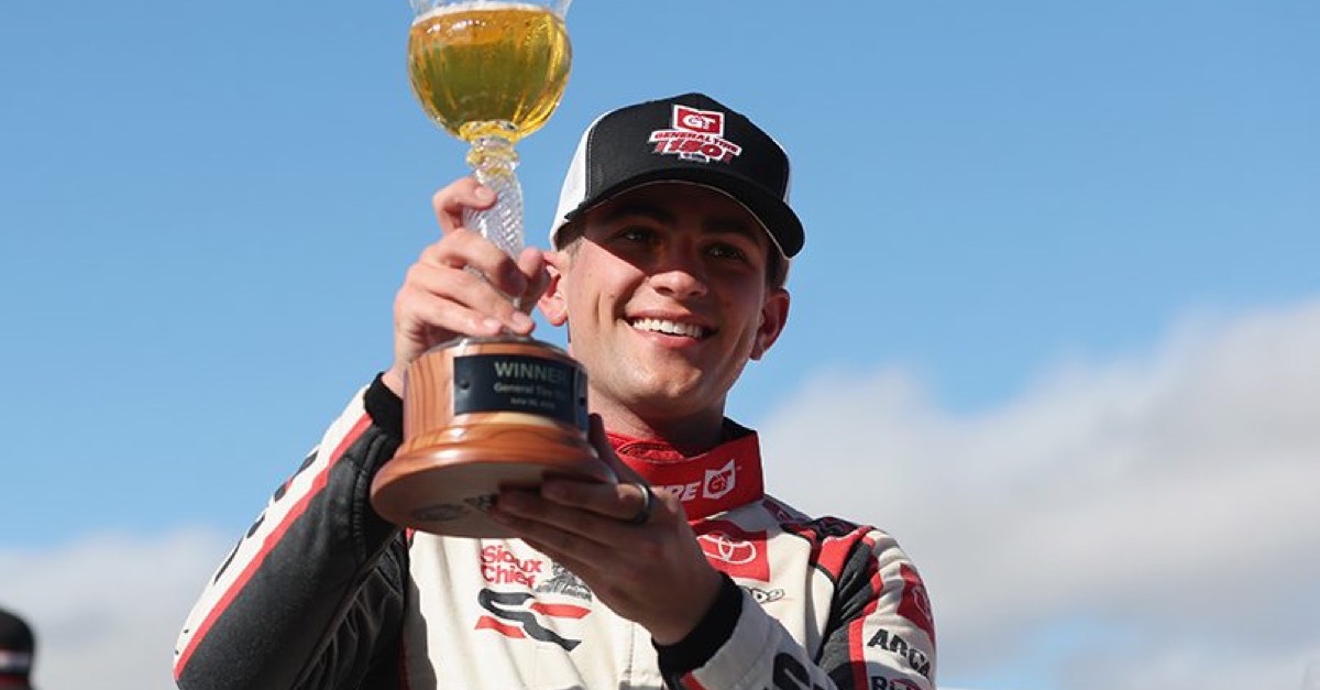 Dominanz in Sonoma: Sam Corry feiert Premierensieg in der ARCA-West