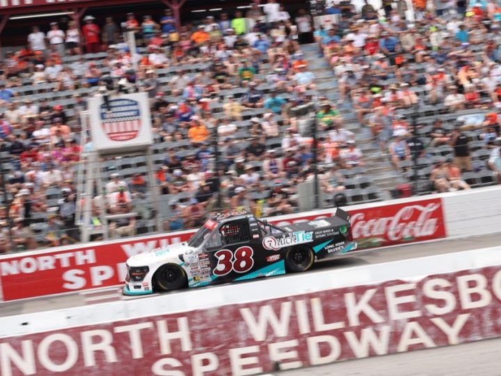 Historischer Rekordsieg: Chandler Smith stürmt zum Truck-Triumph in North Wilkesboro