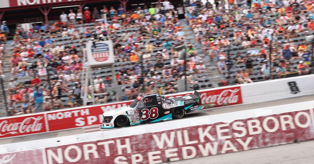 Historischer Rekordsieg: Chandler Smith stürmt zum Truck-Triumph in North Wilkesboro