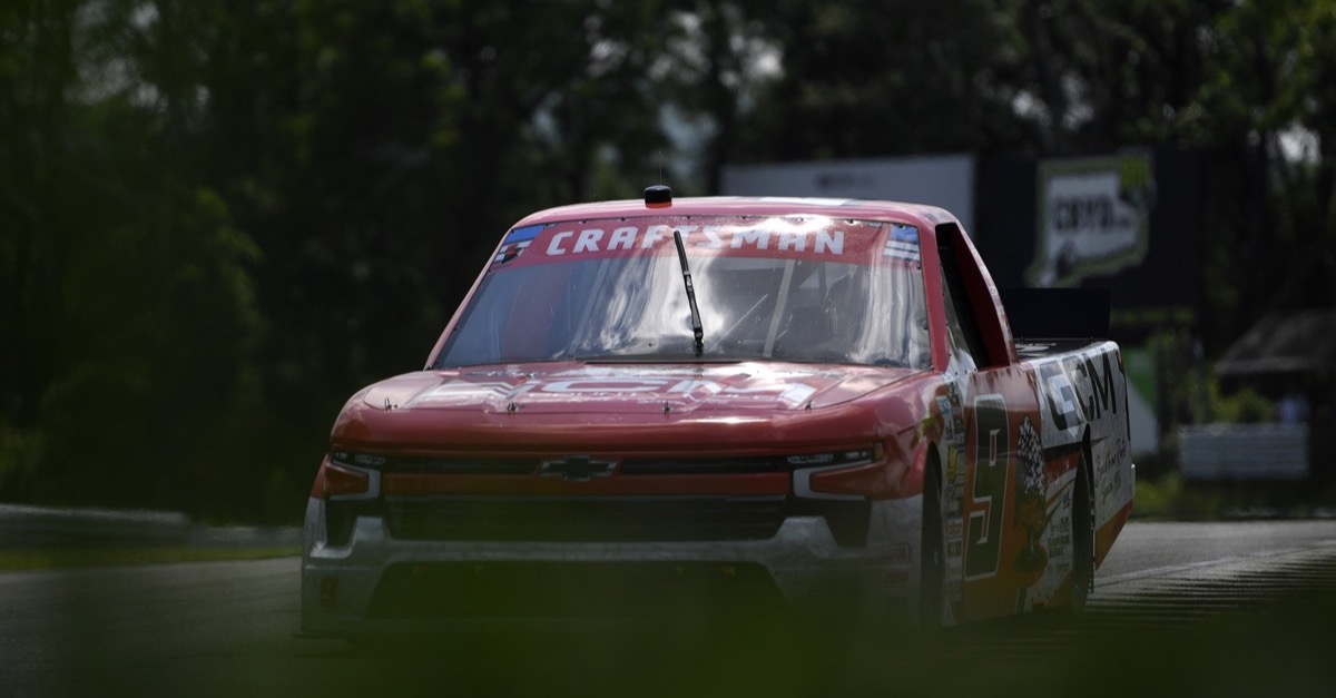 Premieren-Sieg in Lime Rock: Grant Enfinger triumphiert im Chaos-Krimi