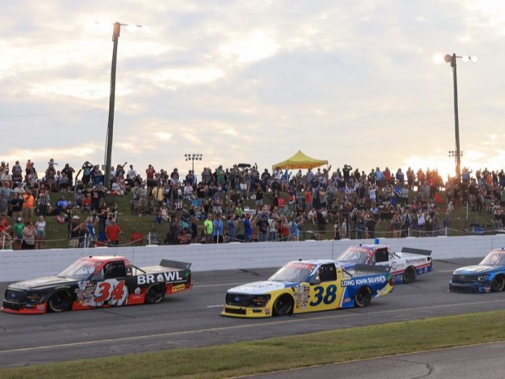 Dominanter Truck-Sieg: Riggs fährt fabelhaftes Short-Track-Rennen in Indianapolis