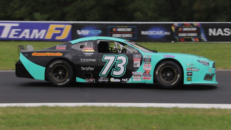 Jacob Parry triumphiert bei der Rookie-Challenge der NASCAR Euro Series in Most