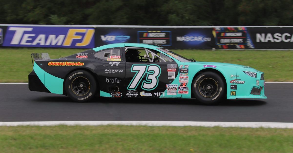 Jacob Parry triumphiert bei der Rookie-Challenge der NASCAR Euro Series in Most
