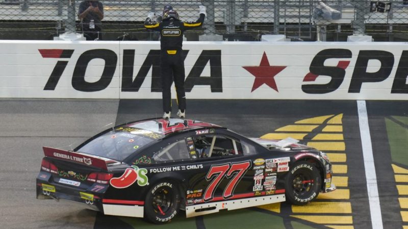 McKee siegt in Iowa: Nur zwei Punkte trennen ihn und Reaves vor dem ARCA-East-Finale in Bristol
