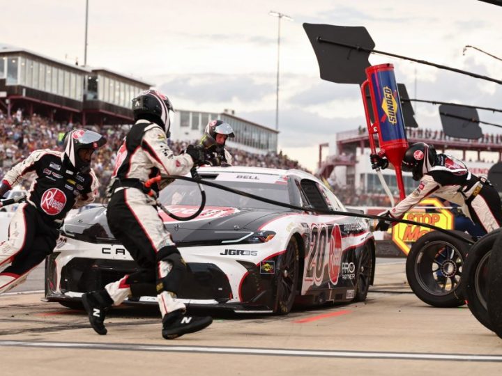 Turbulenzen beim Boxenstopp: Christopher Bells NASCAR-Rennen in Loudon