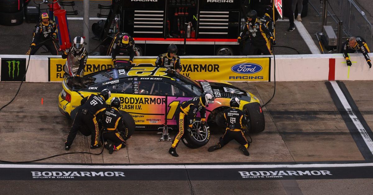 Penske greift durch: Radikaler Boxencrew-Tausch vor Chase-Auftakt in Darlington