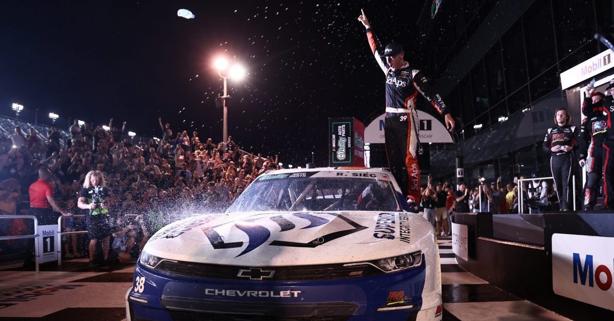Erlösung nach 424 Anläufen: Ryan Sieg triumphiert bei der O’Reilly Series in Daytona