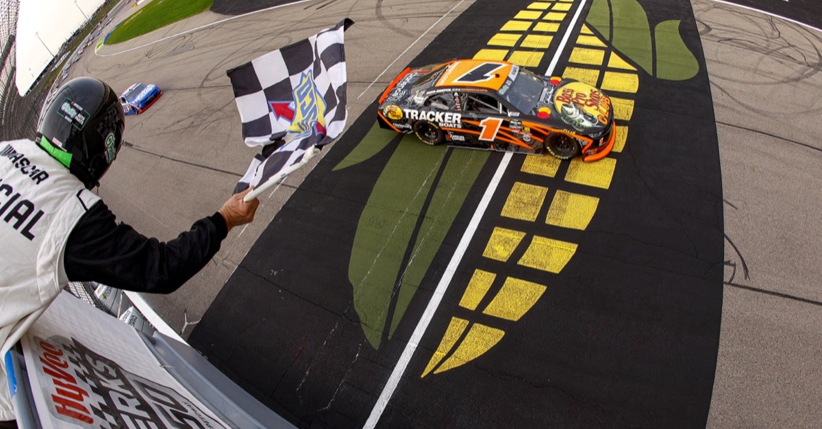 Zwei Siege in Serie: Carson Kvapil stürmt zum Overtime-Krimi-Sieg in Iowa