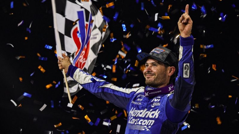 Nach NASCAR-Einsatz im Privatjet: Kyle Larson siegt spektakulär bei den Knoxville Nationals