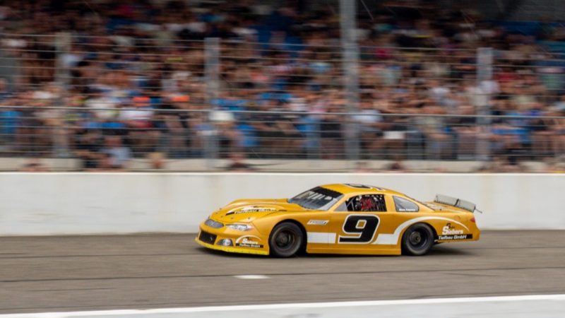 Hageman und Coenen überzeugen mit Tagessiegen in der V8 Oval Series