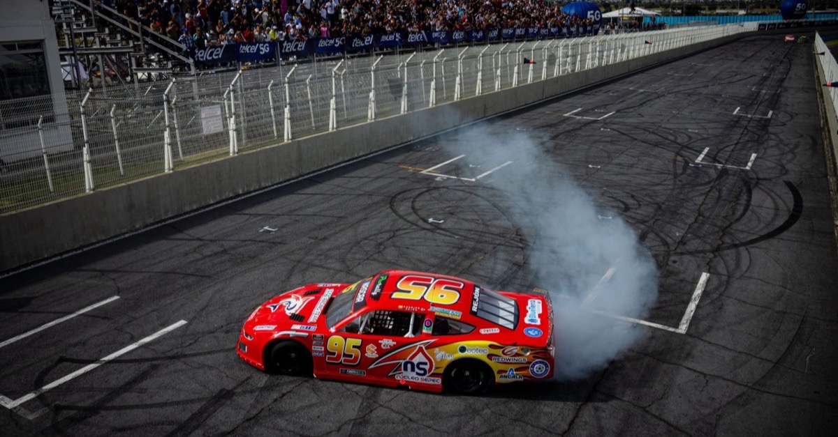 Thriller in Puebla: Rodrigo Rejon triumphiert im Overtime-Krimi der NASCAR Mexiko