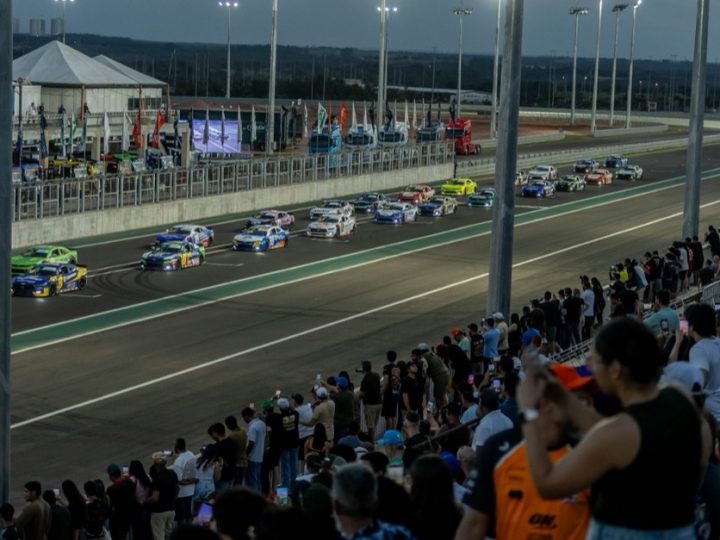 Nachtspektakel in Cuiaba: Arthur Gama beendet Durststrecke mit NASCAR-Brasil-Sieg
