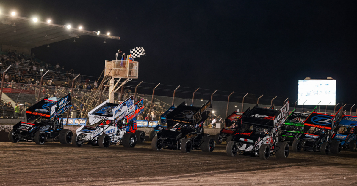 World of Outlaws in Stockton: Sanders feiert Heimsieg und McFadden gewinnt Auftakt