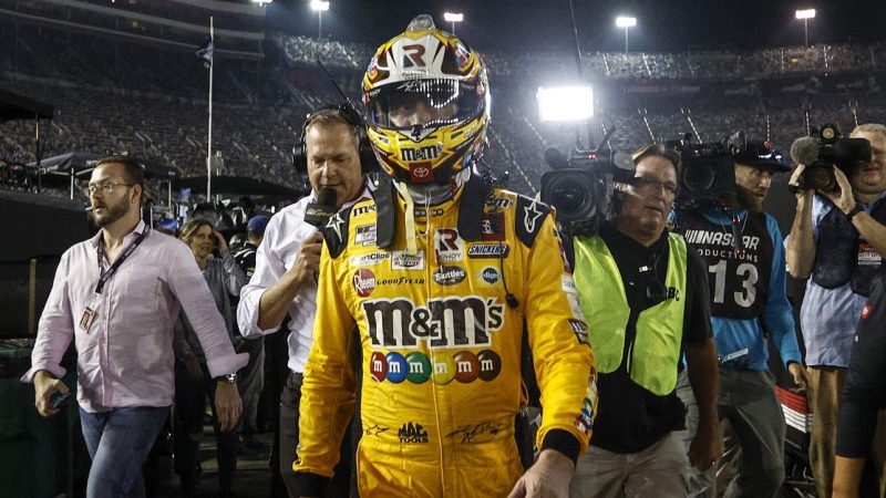 Emotionale Hommage in Bristol: Ty Gibbs ehrt Kyle Busch im ikonischen M&M’s-Toyota