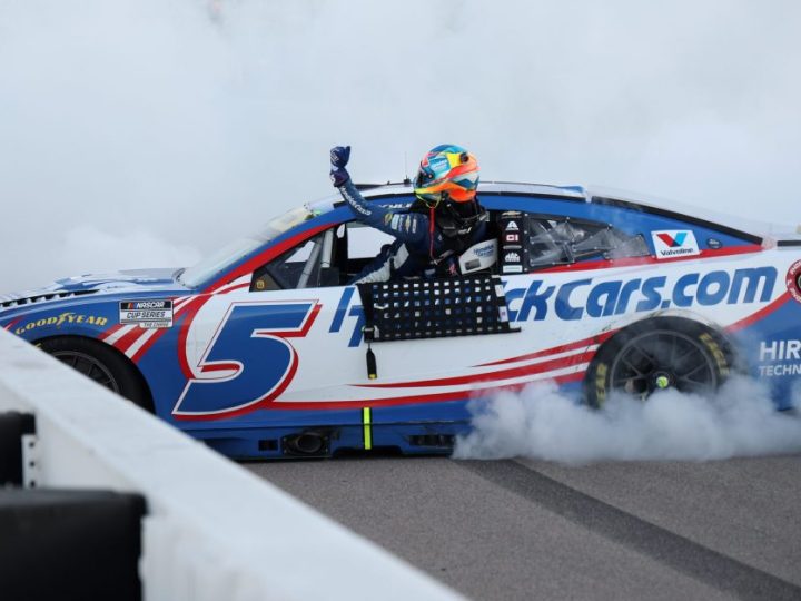 NASCAR in Gateway: Larson beendet Durststrecke nach Überlebenskampf