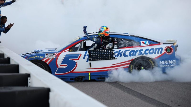 NASCAR in Gateway: Larson beendet Durststrecke nach Überlebenskampf