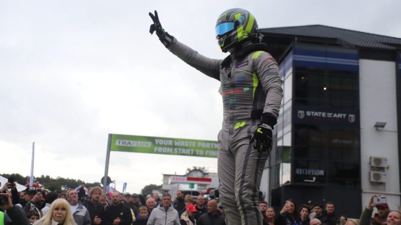 Hattrick in Zolder: Vittorio Ghirelli krönt sich zum ersten dreimaligen Champion der NASCAR Euro Series