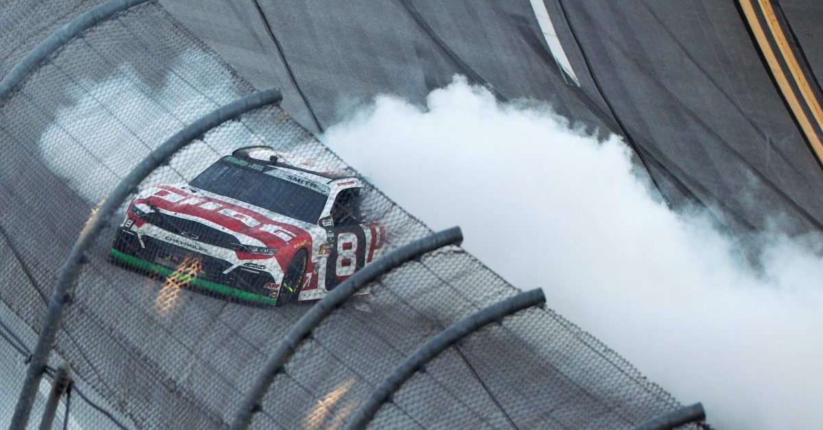 Sammy Smith gewinnt Truck- und O’Reilly Series in Talladega