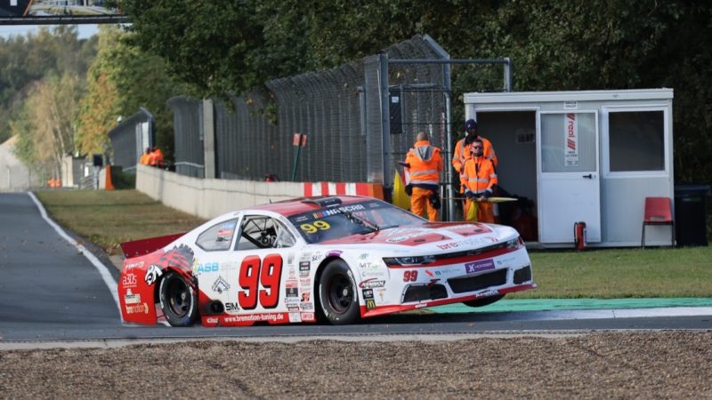 Zwischen Podest und Frust: Dominique Schaak hadert trotz Master-Podium mit NASCAR-Saison