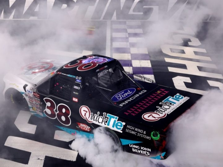 Martinsville-Krimi: Chandler Smith schnappt Teamkollege Layne Riggs den Sieg weg